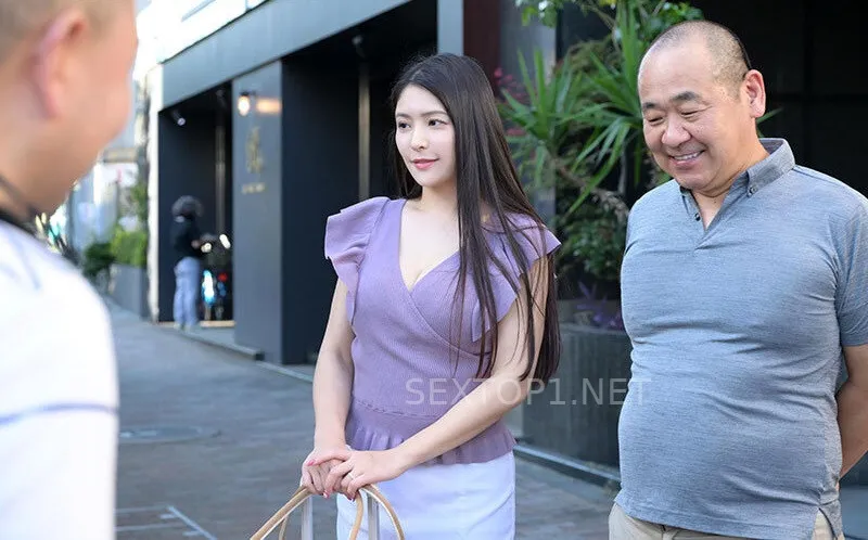 Thấy vợ của nhân viên đẹp quá, sếp lại có sở thích địt vợ người khác nên đã…
